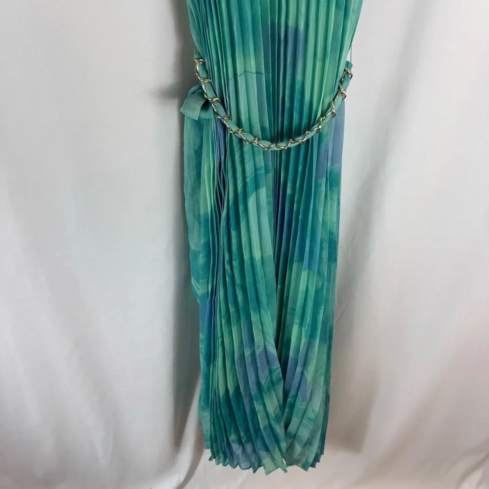 NWT Miss Avenue Vibrant  Green Maxi halter neck Dress size:M